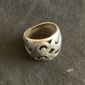 Sterling silver filigree cutout ring